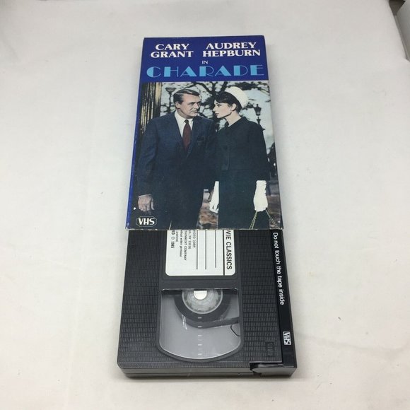 VHS Charade Cary Grant Audrey Hepburn Color Mystery Suspense - Picture 3 of 3